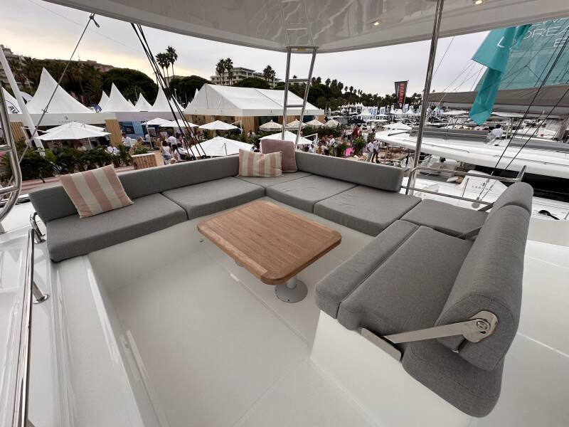 Lagoon 51