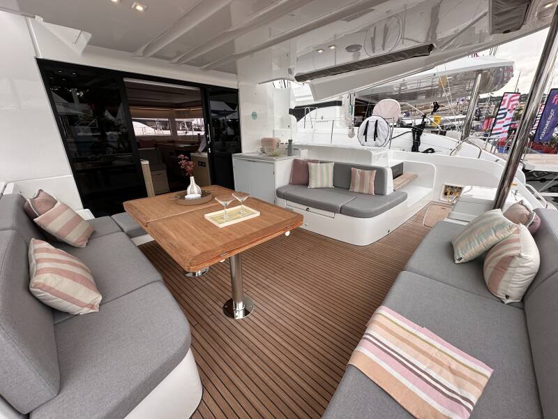 Lagoon 51