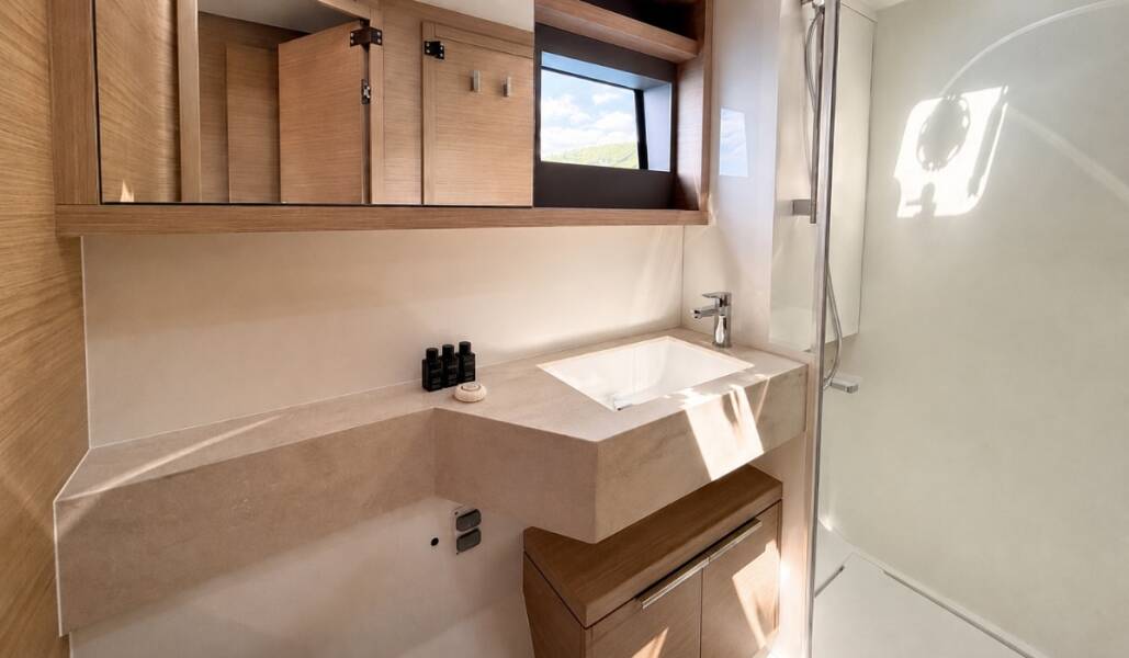Lagoon 51