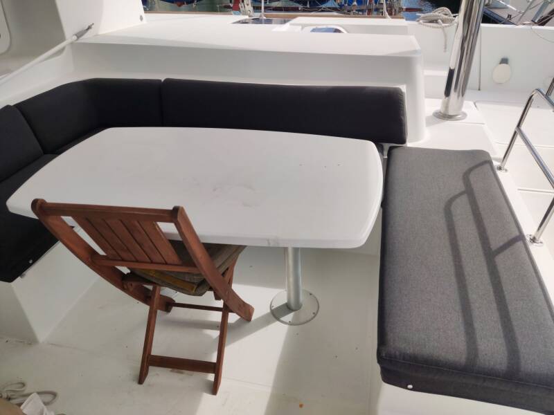Lagoon 52
