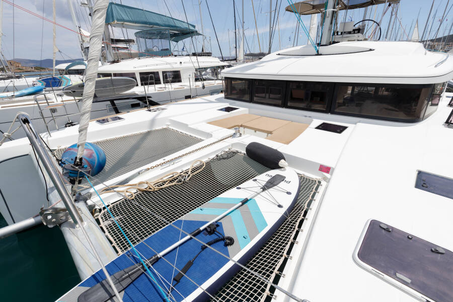 Lagoon 52