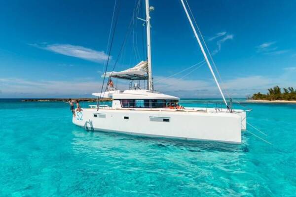 Lagoon 52