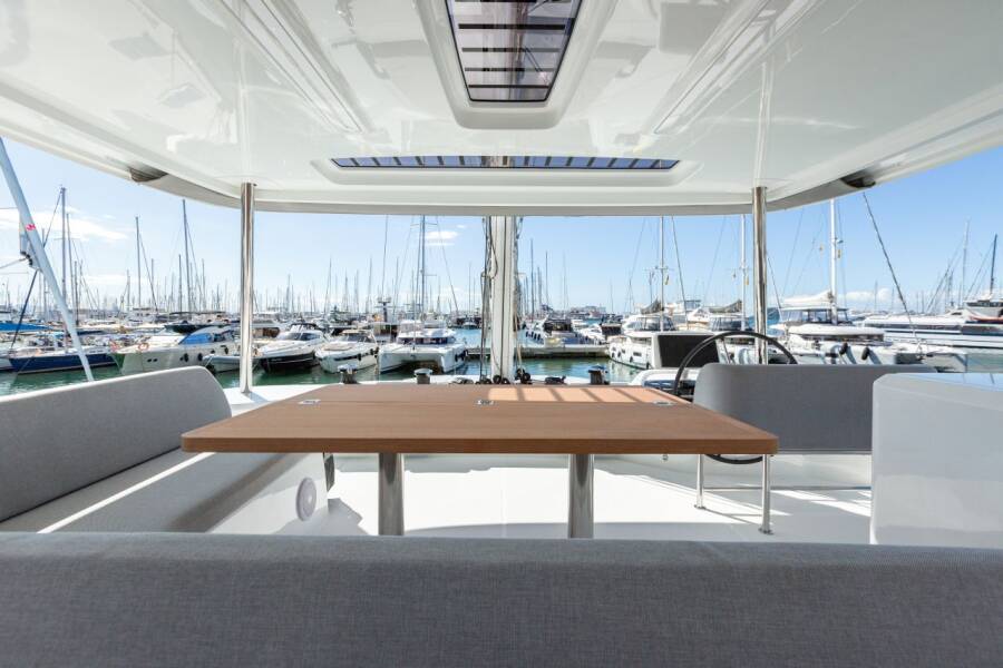 Lagoon 55
