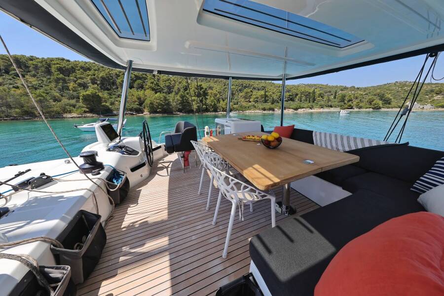 Lagoon 55