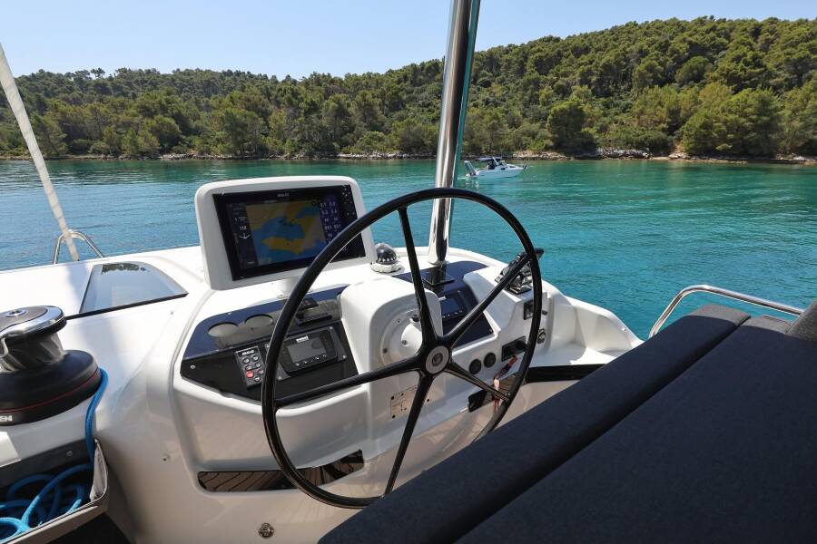 Lagoon 55