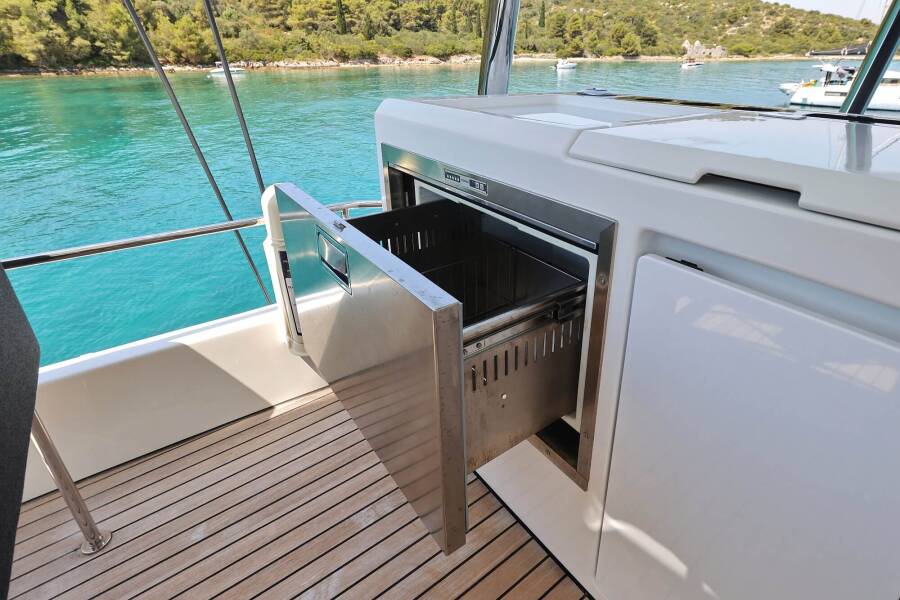 Lagoon 55
