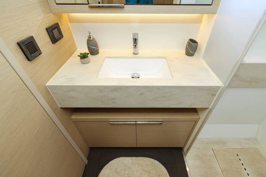 Lagoon 55