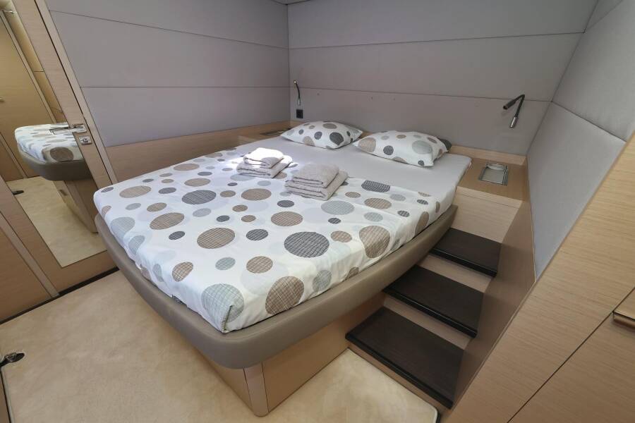 Lagoon 55