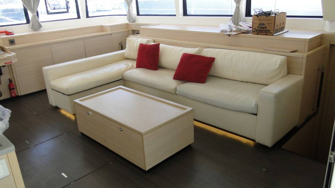 Lagoon 620