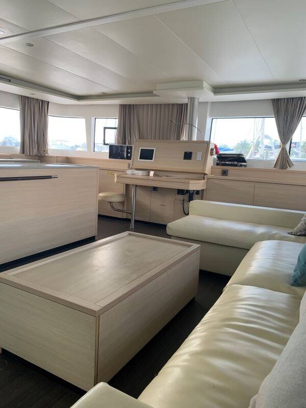 Lagoon 620