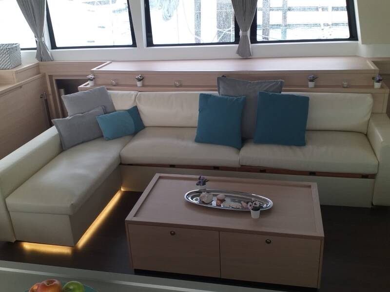 Lagoon 620