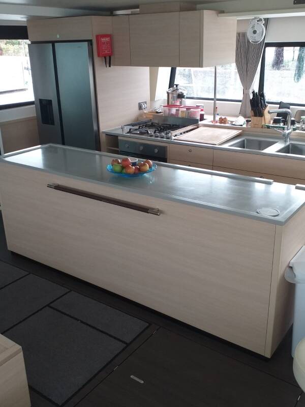 Lagoon 620