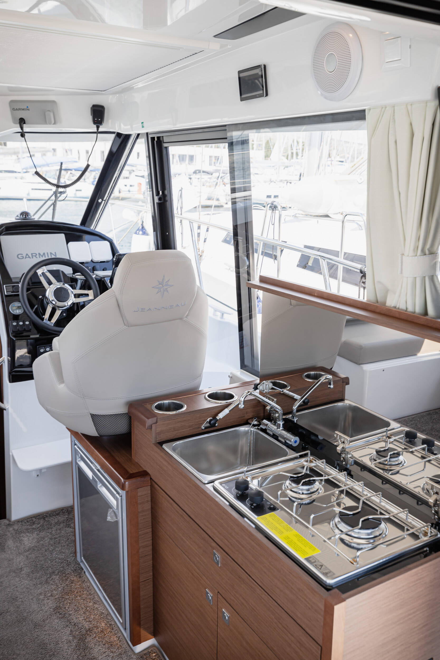 Merry Fisher 895 Offshore