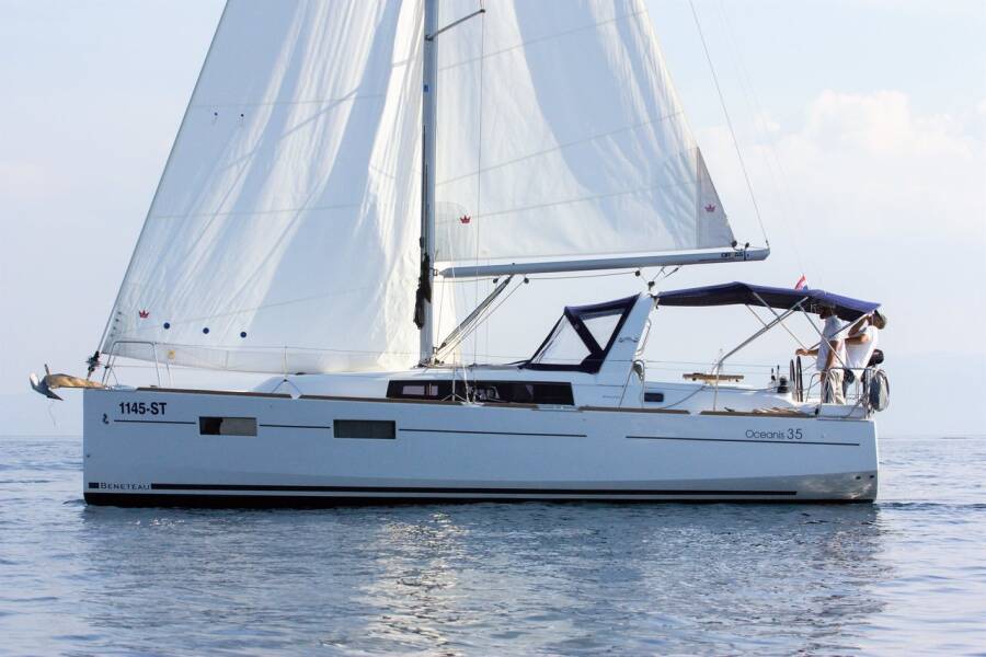Oceanis 35