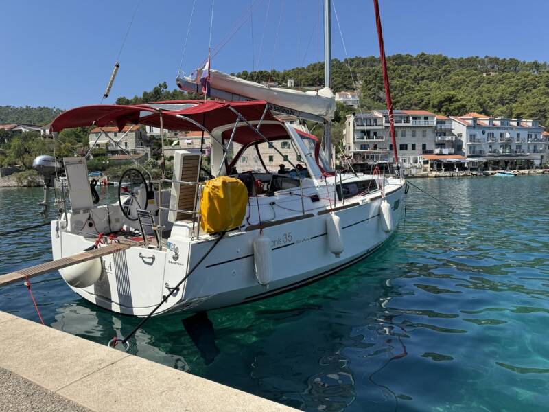 Oceanis 35