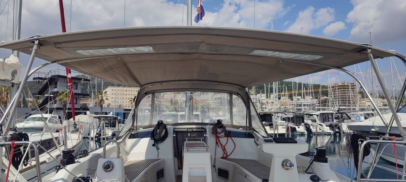 Oceanis 37.1