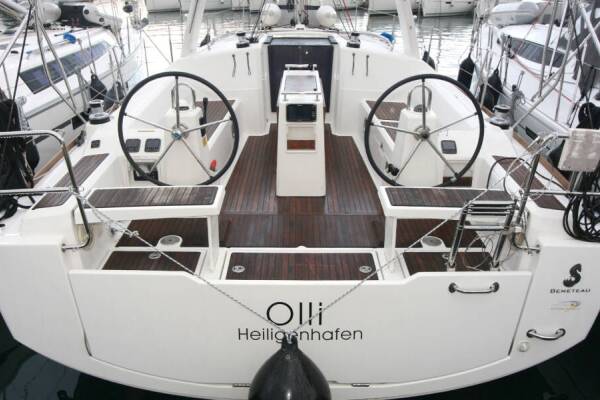 Oceanis 38