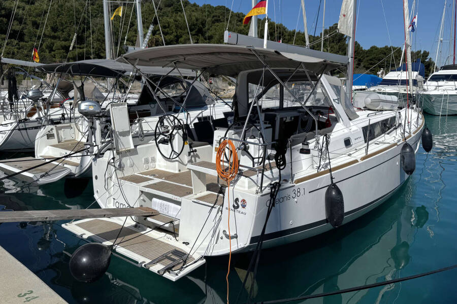 Oceanis 38.1