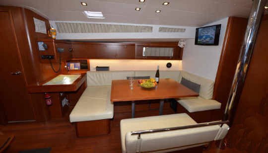 Oceanis 48