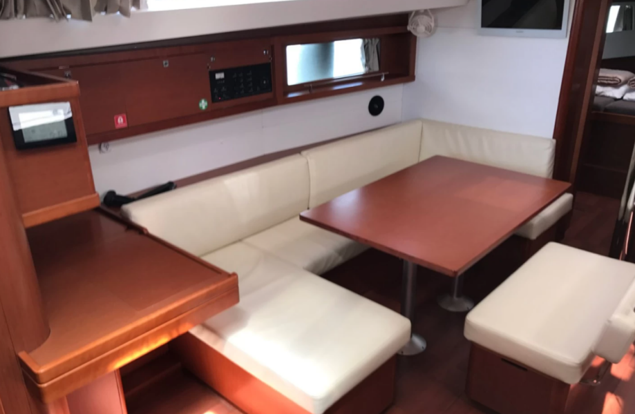 Oceanis 48