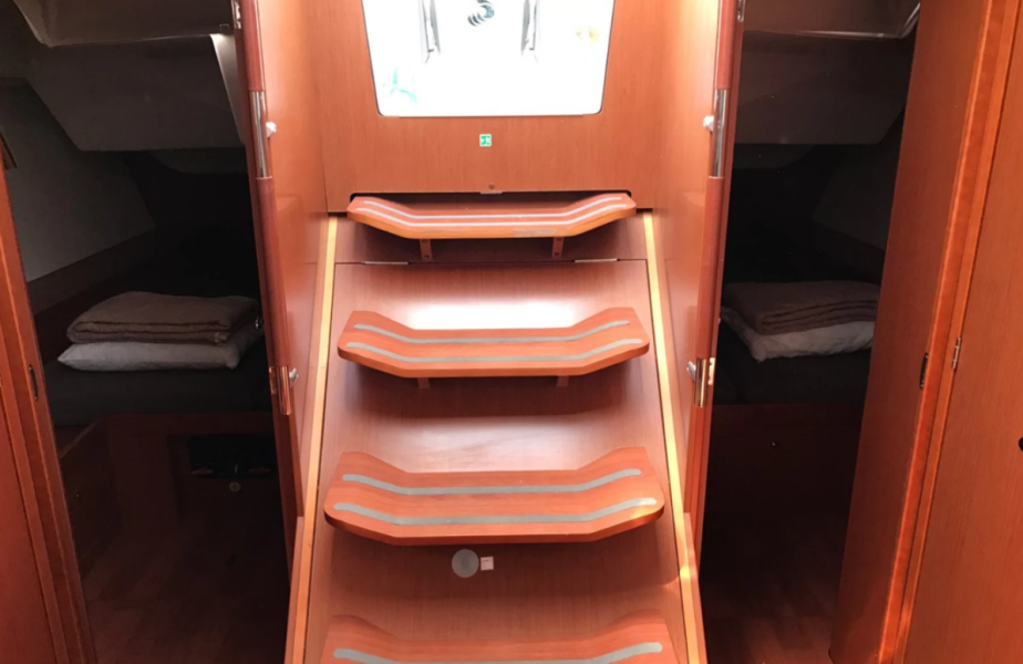 Oceanis 48