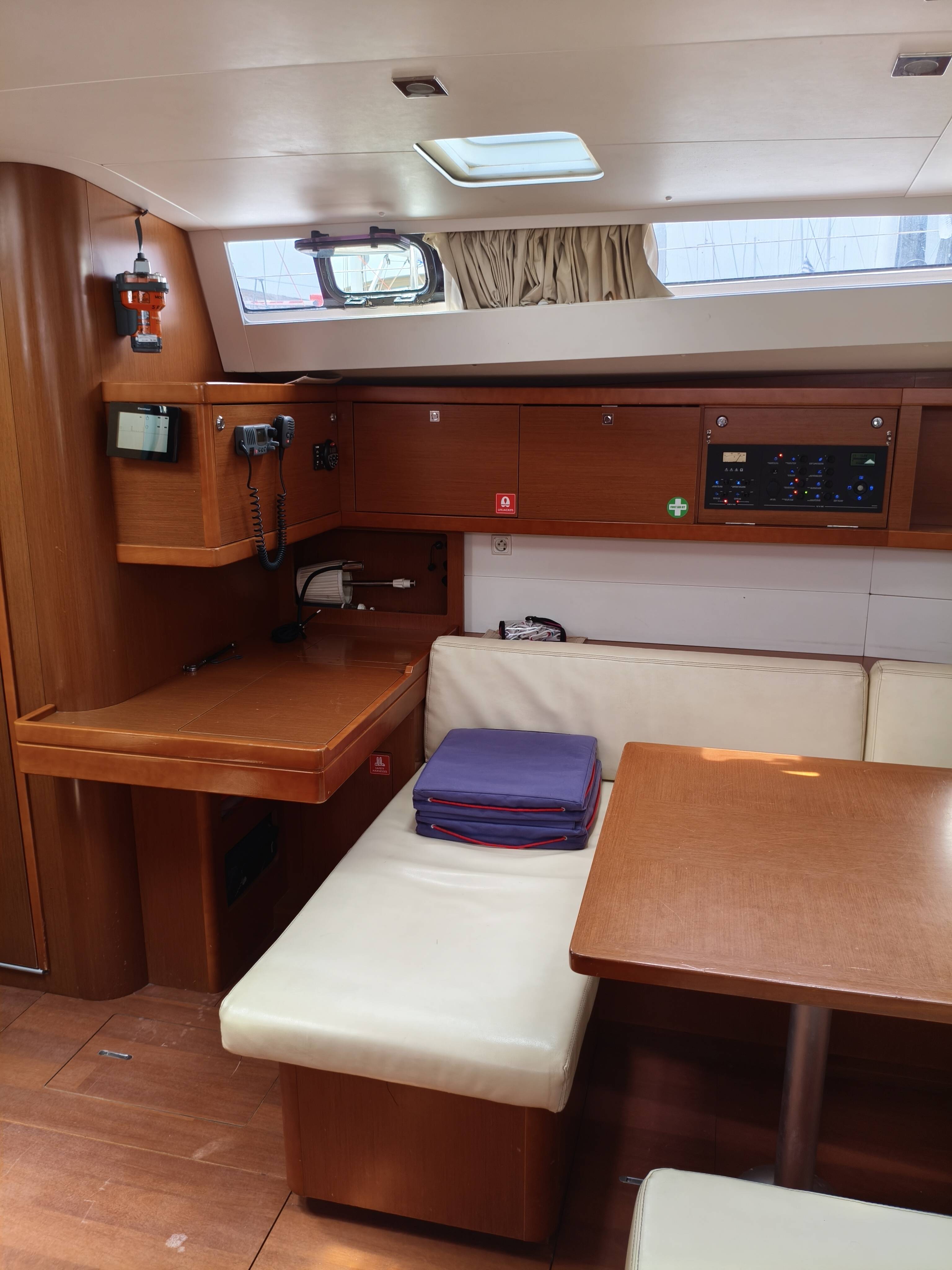 Oceanis 48