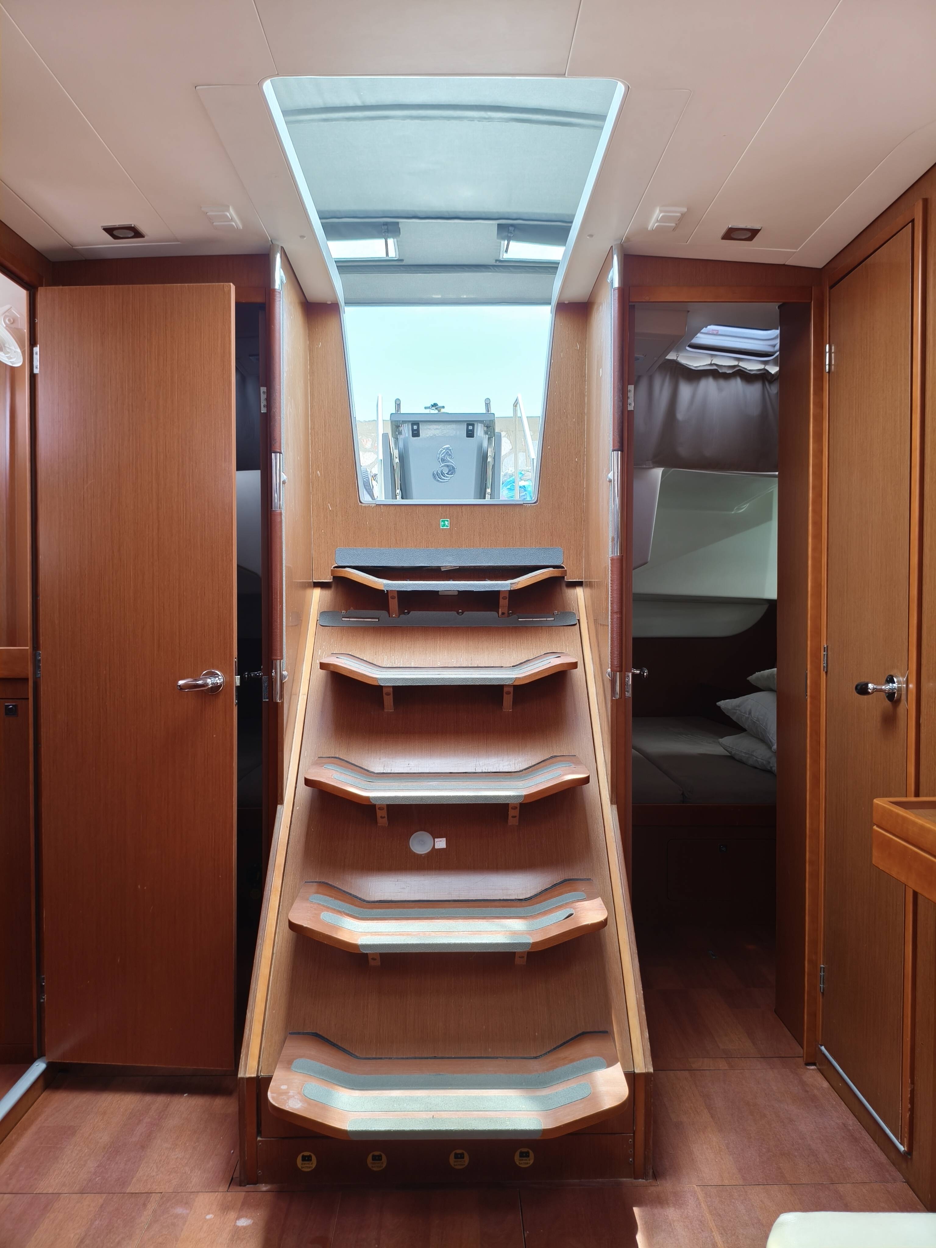 Oceanis 48