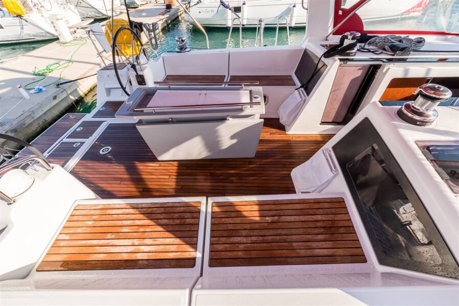 Oceanis 48
