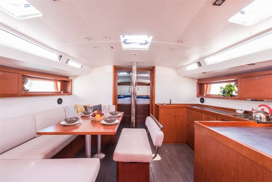 Oceanis 48