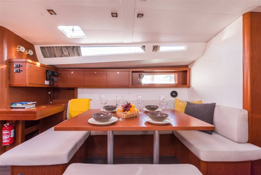 Oceanis 48