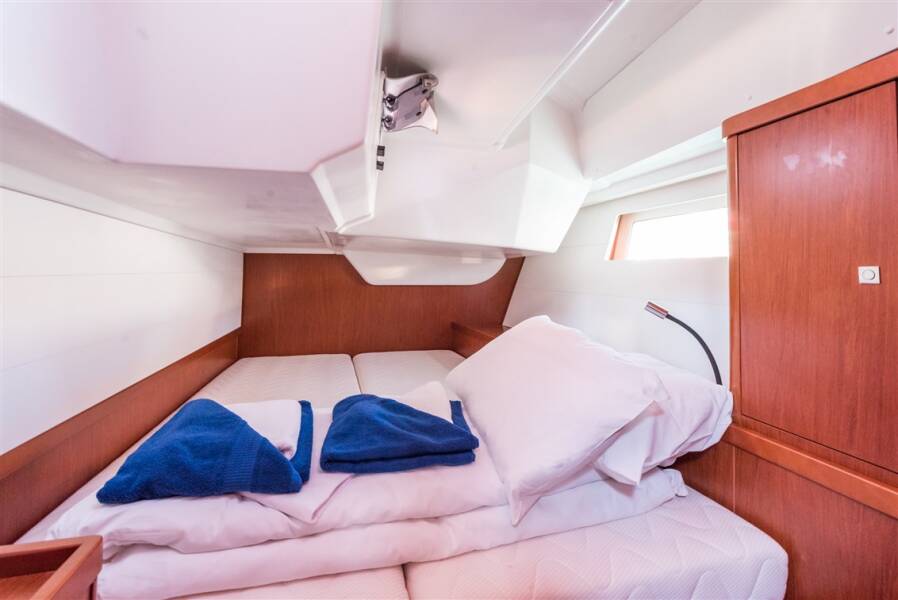 Oceanis 48