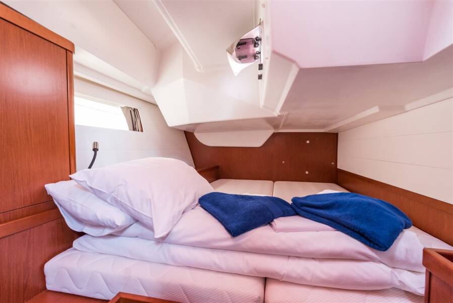 Oceanis 48