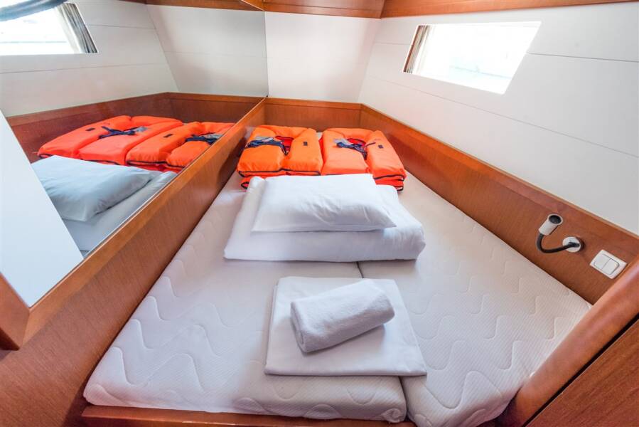 Oceanis 48