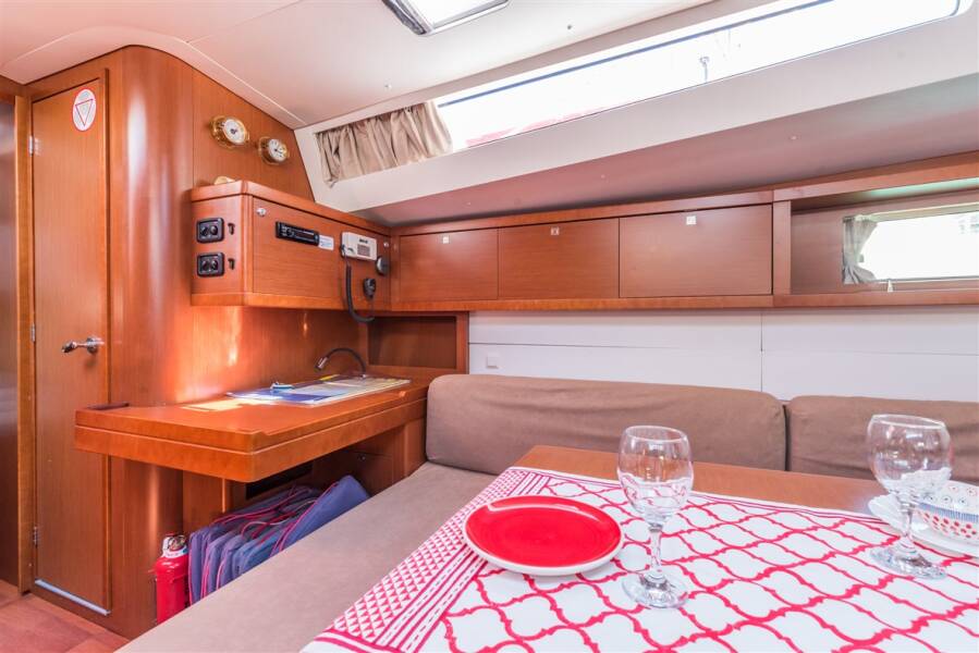 Oceanis 48