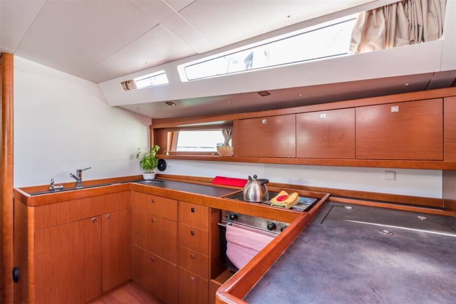 Oceanis 48