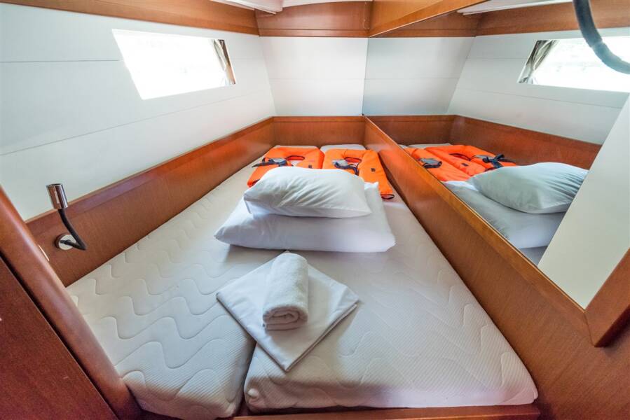 Oceanis 48