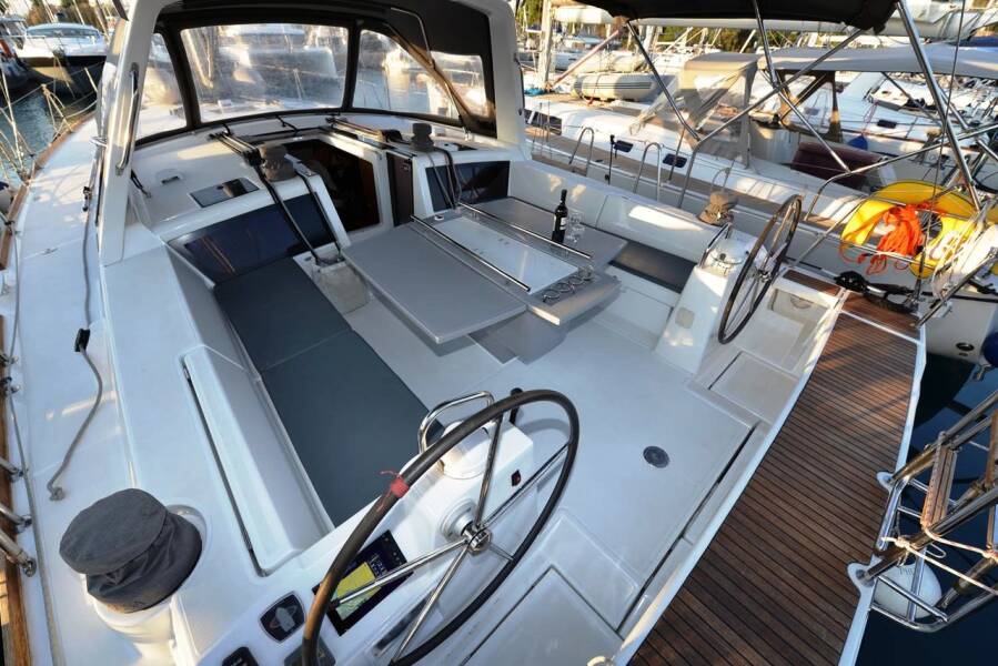 Oceanis 48