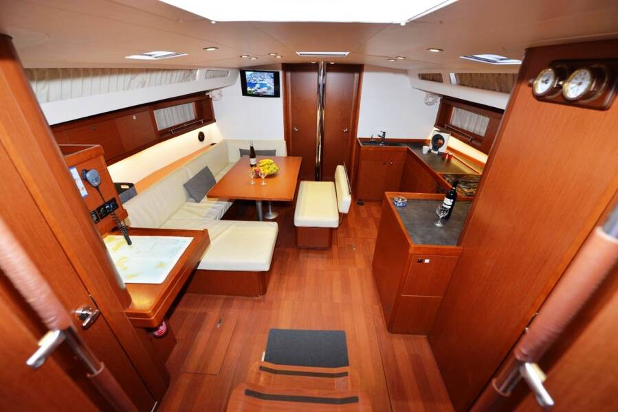 Oceanis 48