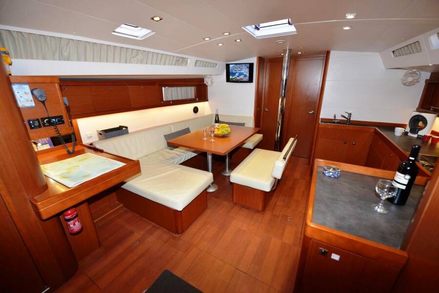 Oceanis 48