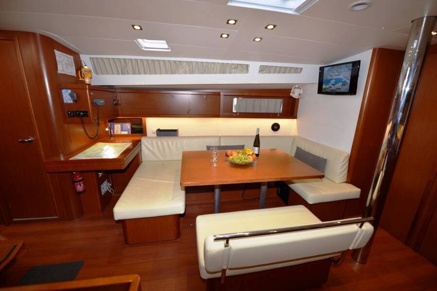 Oceanis 48