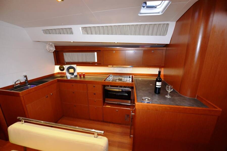 Oceanis 48