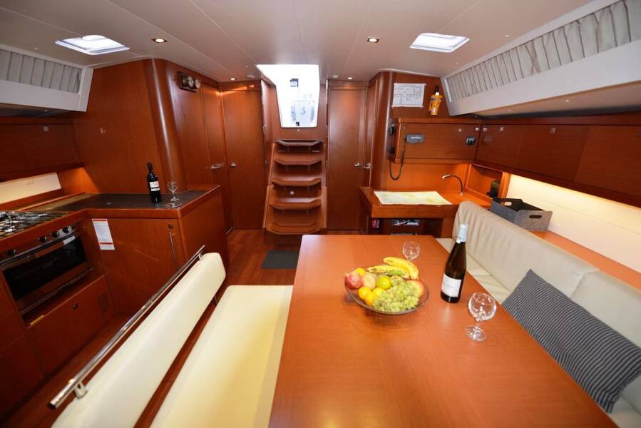 Oceanis 48