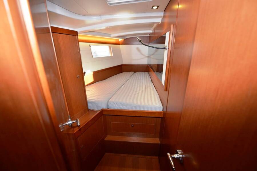 Oceanis 48