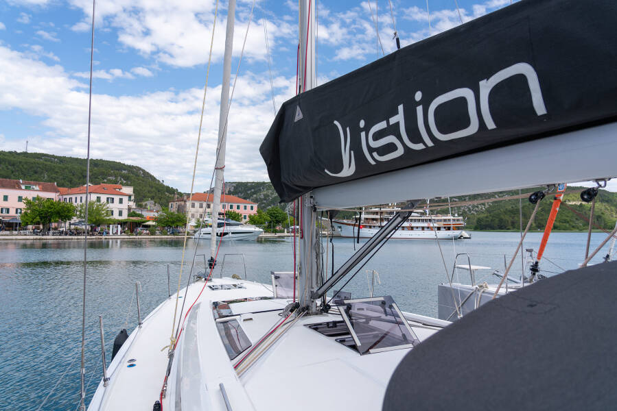 Oceanis 51.1