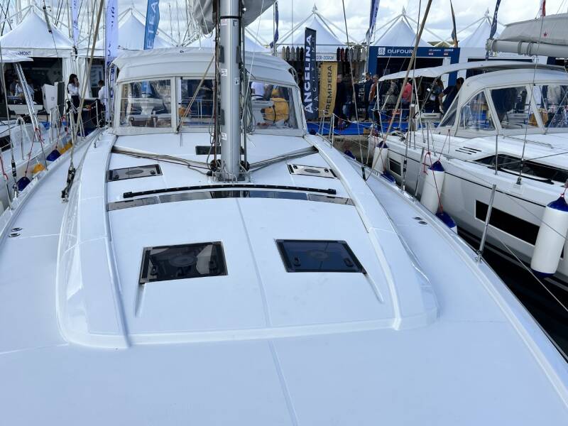 Oceanis 52