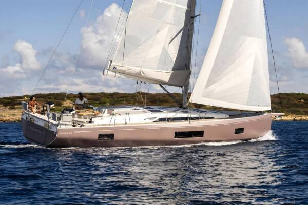 Oceanis 52