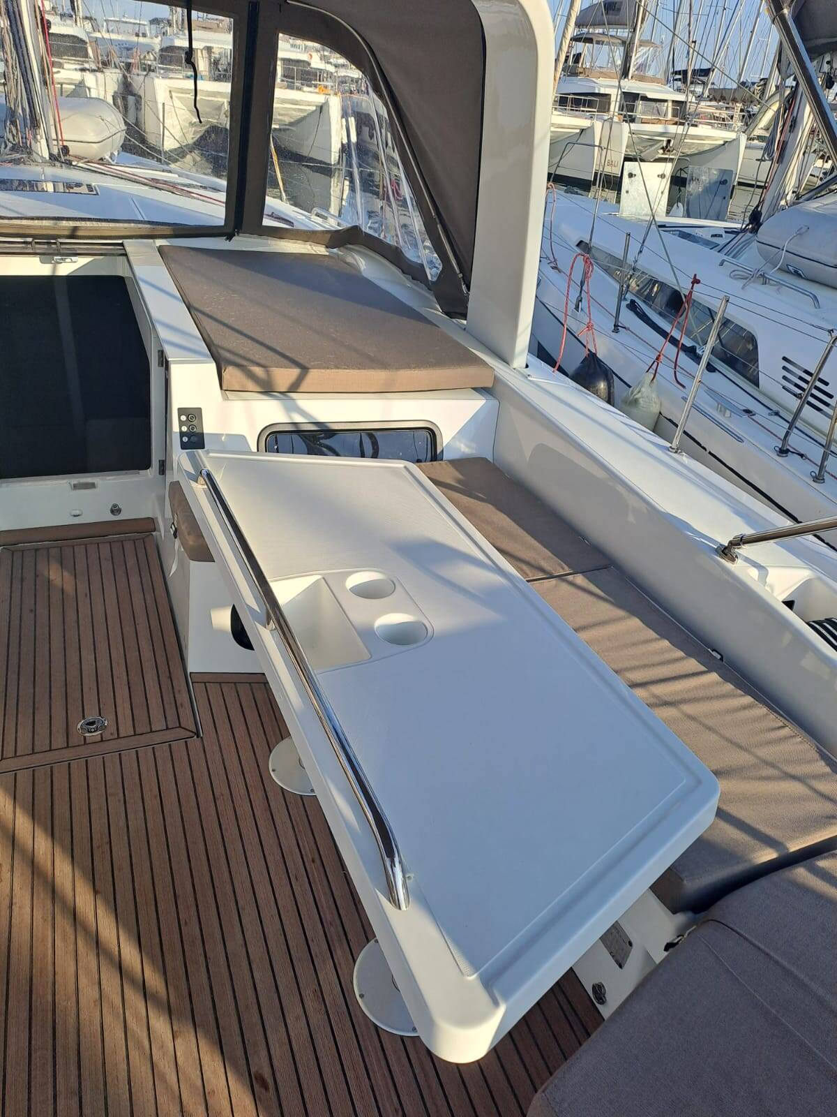 Oceanis 52
