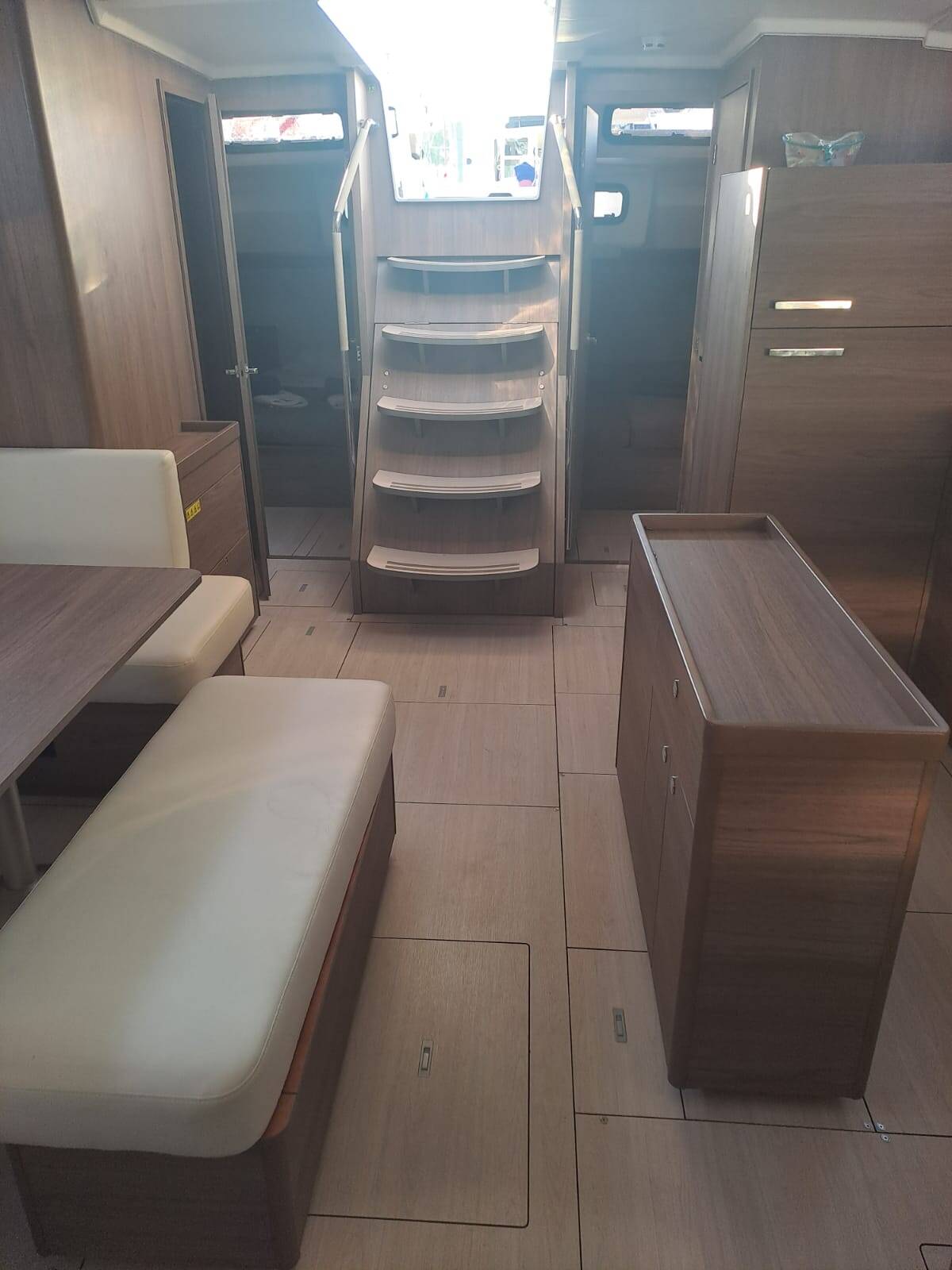 Oceanis 52
