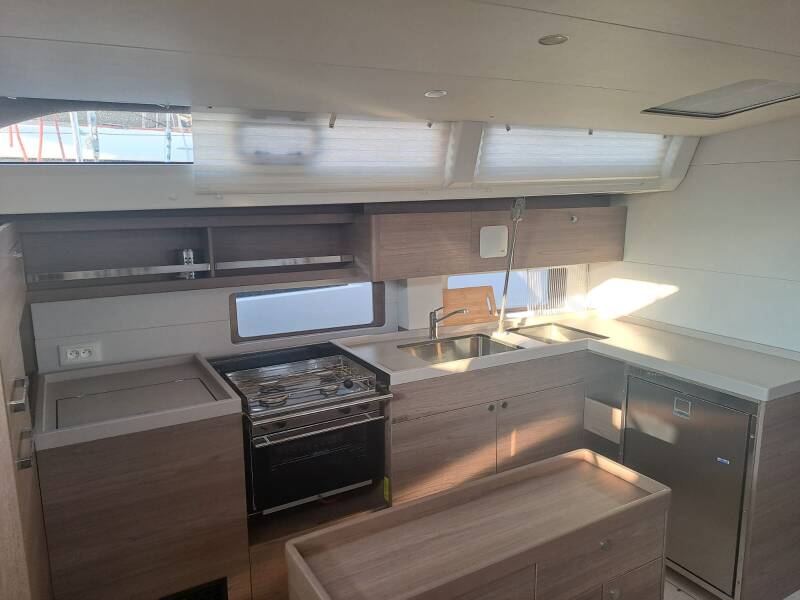 Oceanis 52