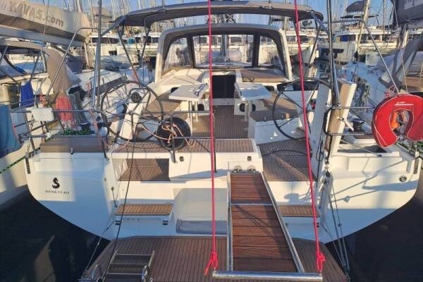Oceanis 52
